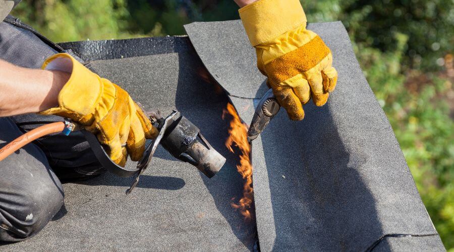 Expert Emergency Roof Repairs services in Fairmont, MN